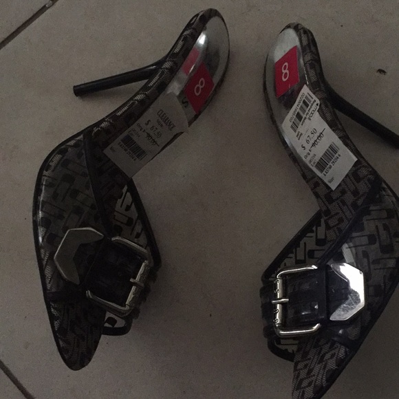 Guess women’s  dress sandals - Picture 3 of 4